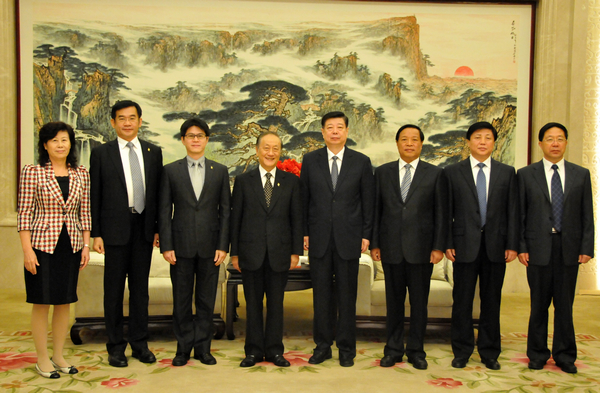 山东省委书记姜异康会见台湾新党主席郁慕明一行