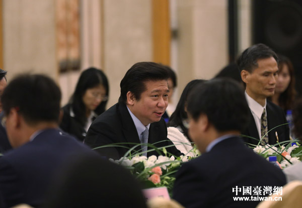 海协会常务副会长,经合会大陆方面召集人郑立中发表讲话