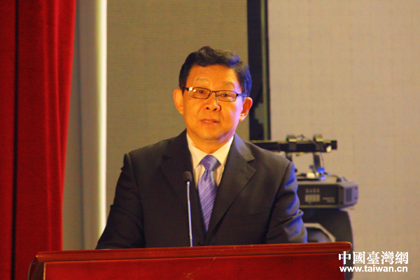 8��18�գ��ԡ��ٽ�����ı����������չ��Ϊ����ġ���14������̨���ܡ��ڽ����������Ļ����Э��᳤�µ�����ϯ��Ļʽ���´ǡ����й�̨���� ����Ȼ �㣩